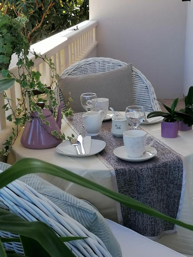 Iris Apartment